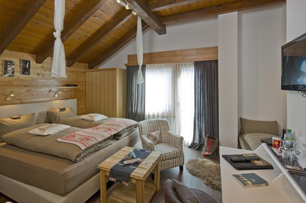 Hotel Restaurant Buerchnerhof Bürchen エクステリア 写真